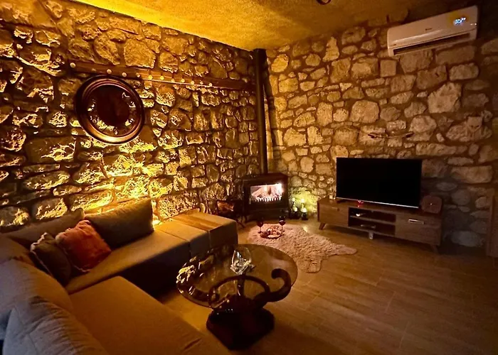 Koesedere Stone カラブルン