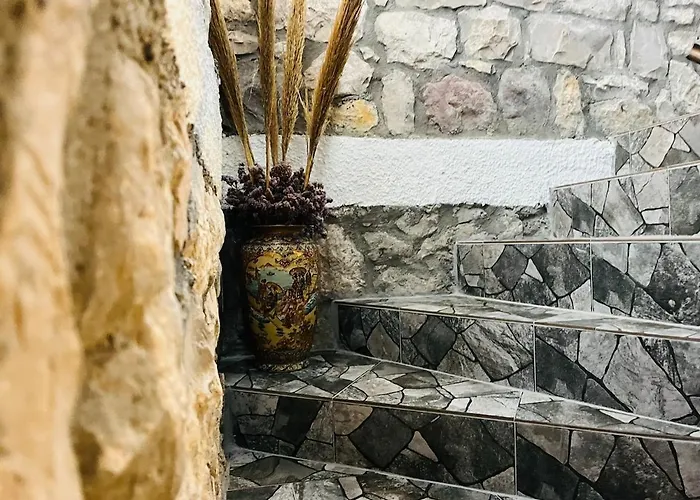 ヴィラ Koesedere Stone カラブルン