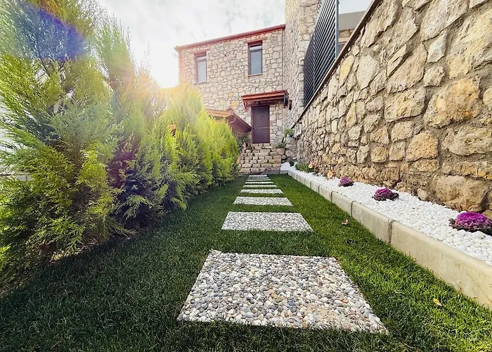 Villa Koesedere Stone