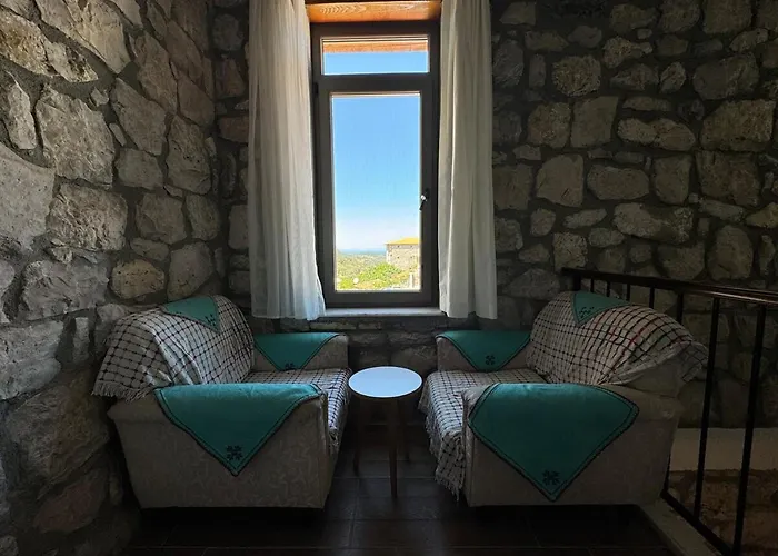 Koesedere Stone カラブルン