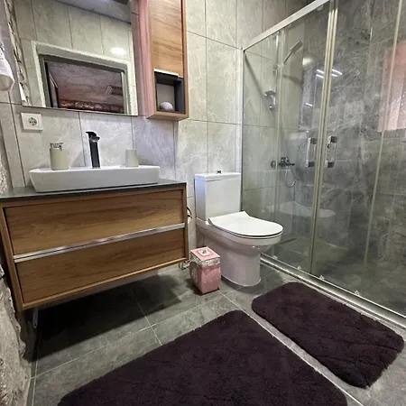 Villa Koesedere Stone *