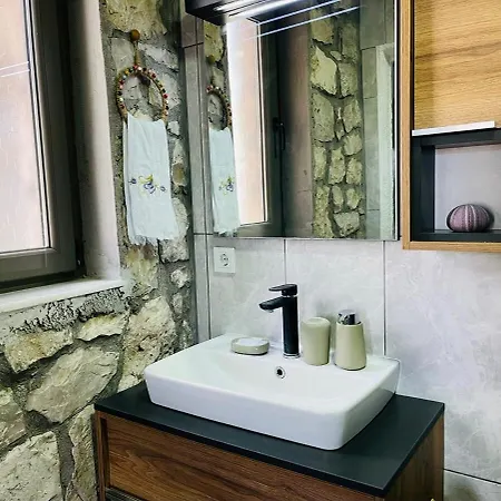 Villa Koesedere Stone