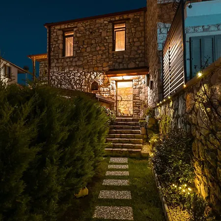 Villa Koesedere Stone