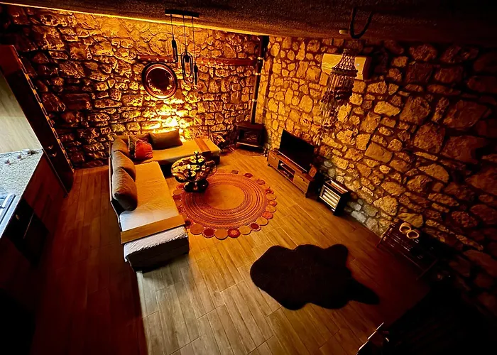 Koesedere Stone Villa *