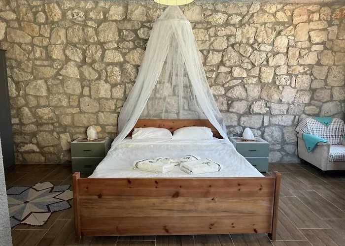 Villa Koesedere Stone